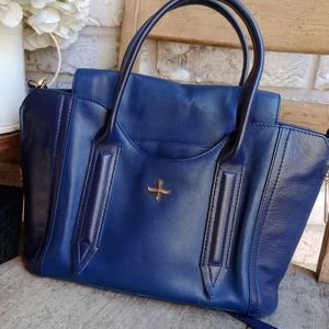 POUR LA VICTOIRE bag
